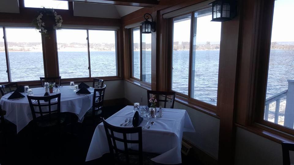 The French Country Inn Lake Geneva Exterior photo